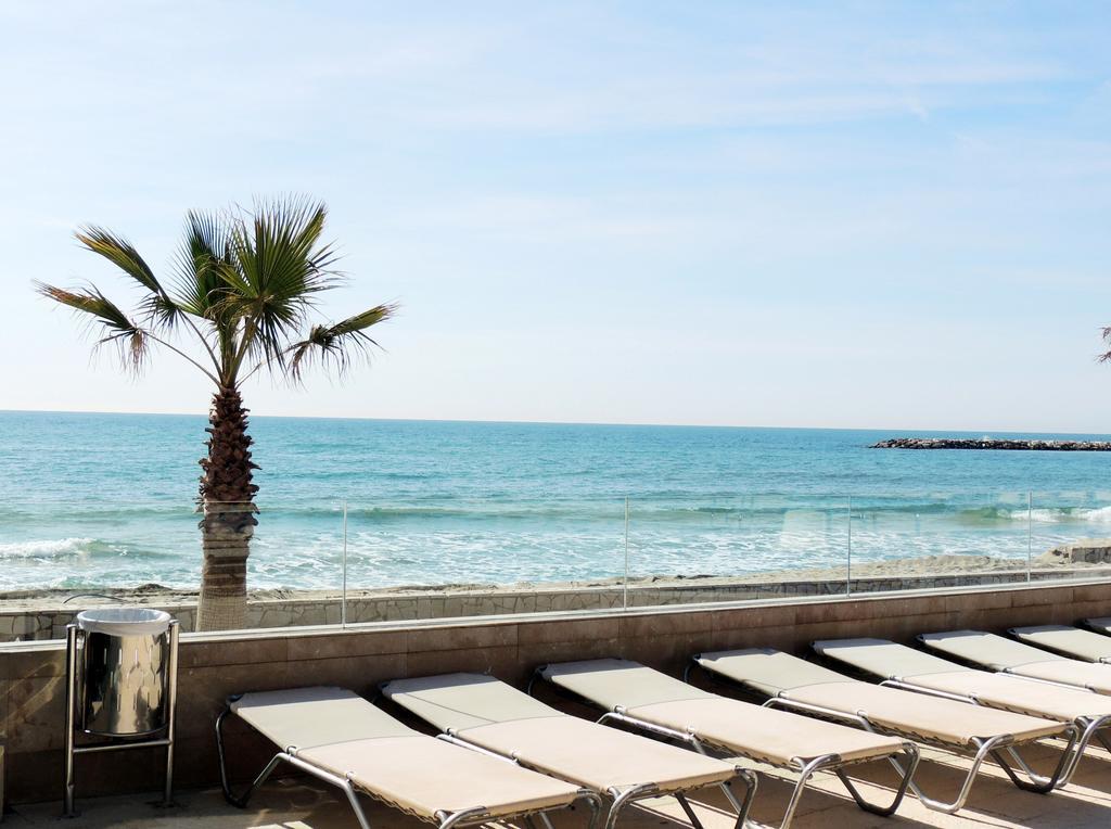 Apartamentos Turisticos Augustus Cambrils Εξωτερικό φωτογραφία