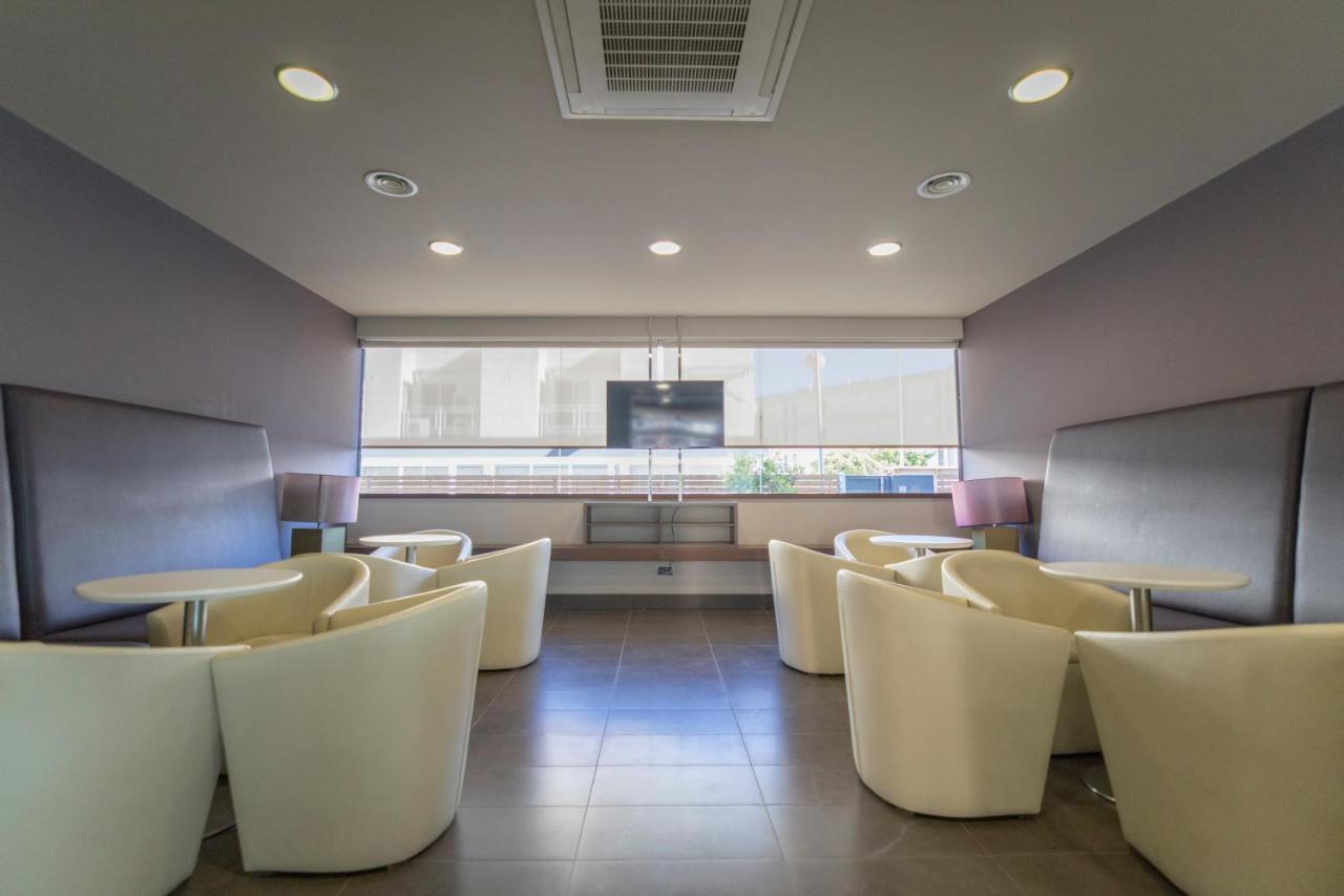 Apartamentos Turisticos Augustus Cambrils Εξωτερικό φωτογραφία